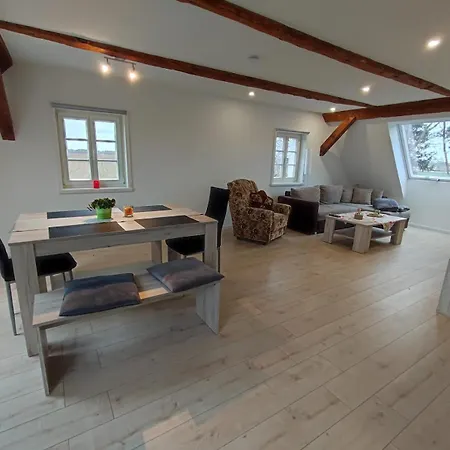 Apartment Im Sanierten Denkmal Max 5 Personen Fewo2