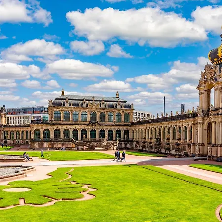 Апартаменты Im Sanierten Denkmal Max 5 Personen Fewo2 Бишофсверда